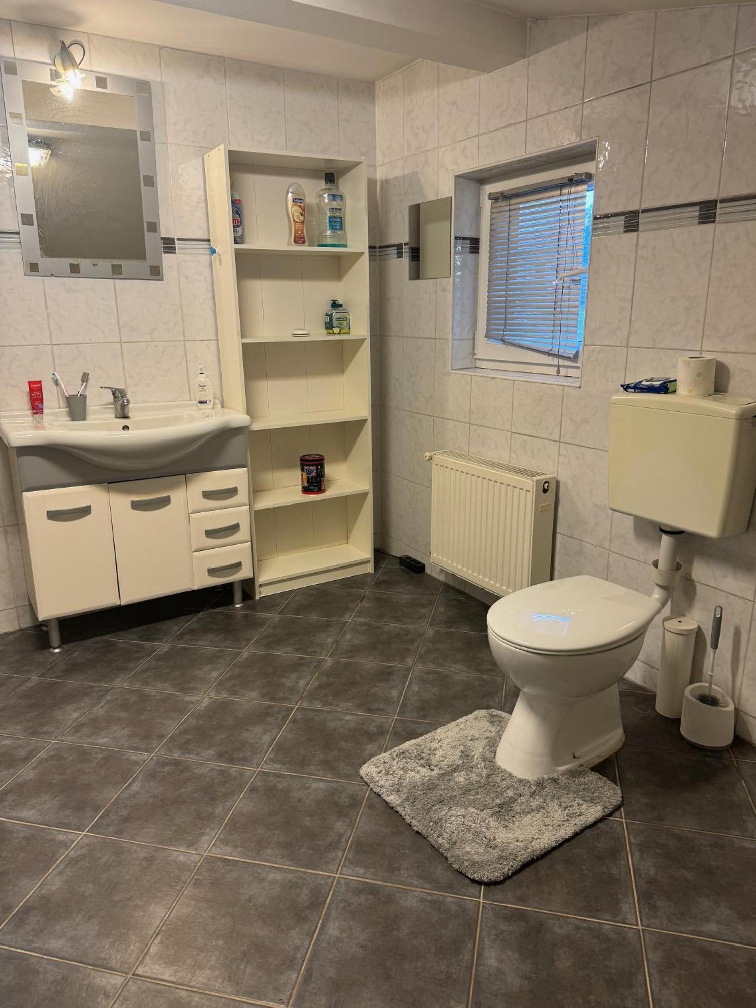 2 Bedrooms, 2 Baths House With A Living An Upstairs Reception Rea Vienna