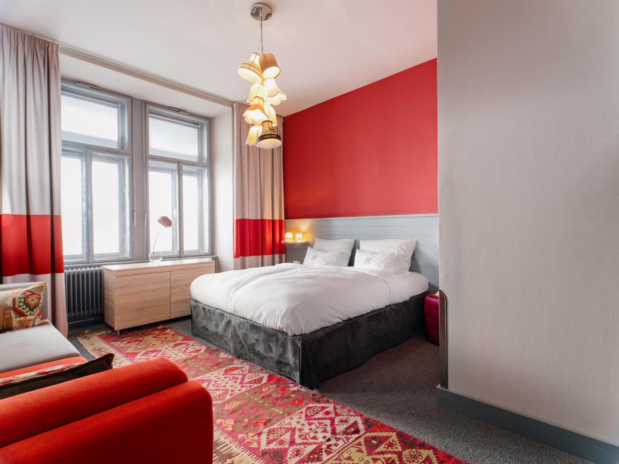 Saint Shermin & Champagne Hotel 4*