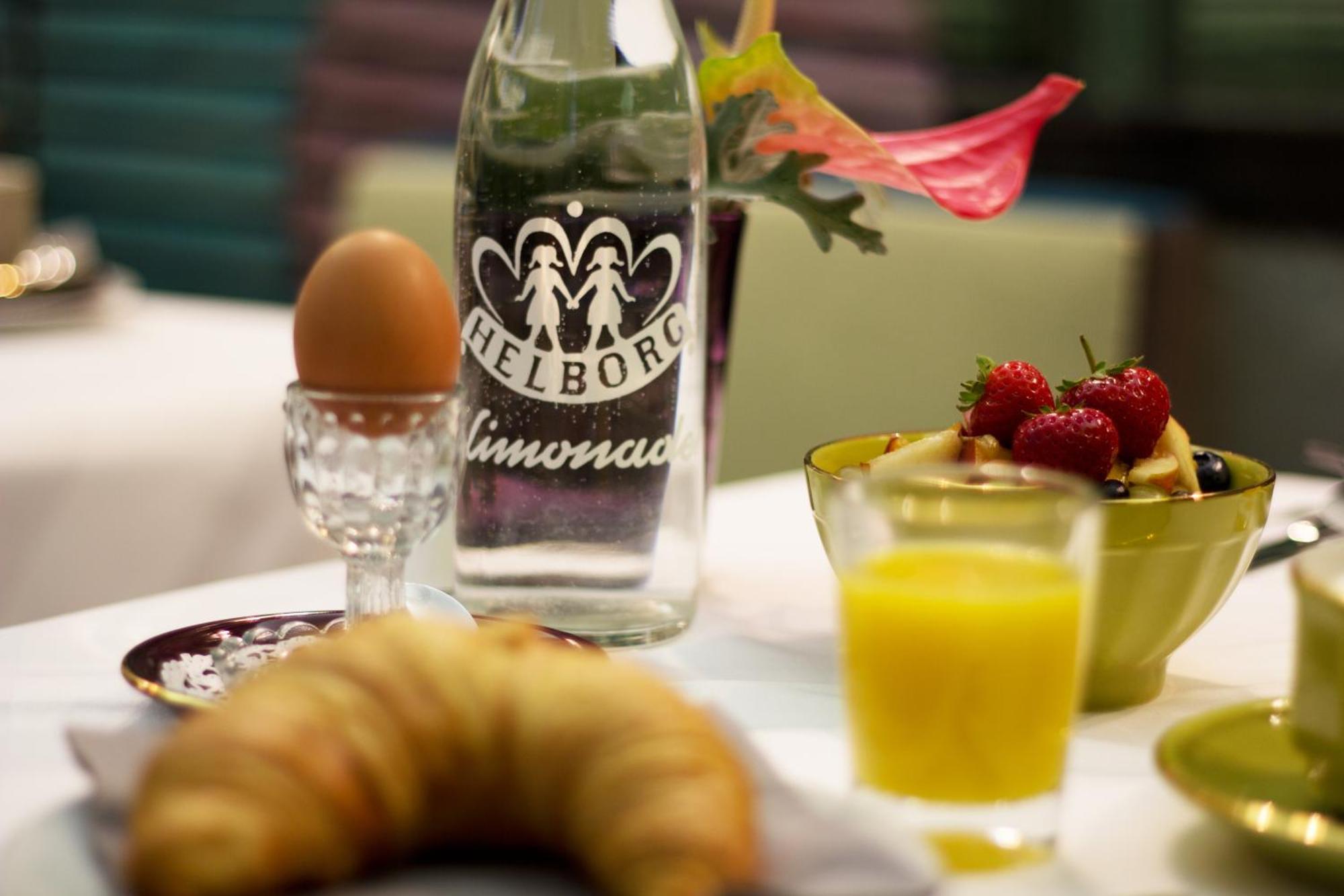 Saint Shermin & Champagne Hotel
