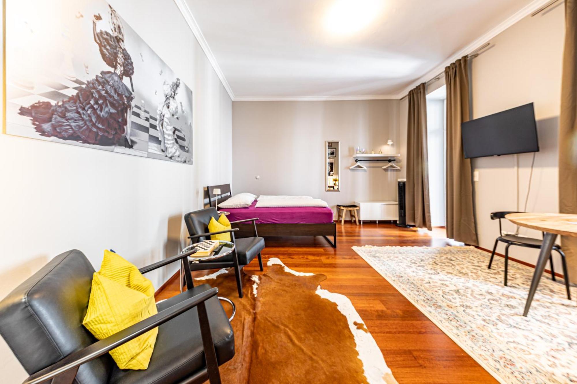 1010 Apartment *