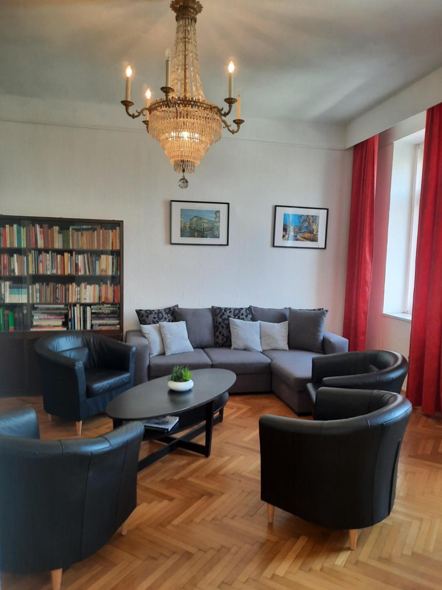Apartment Family With Two Bathrooms Near To Center *