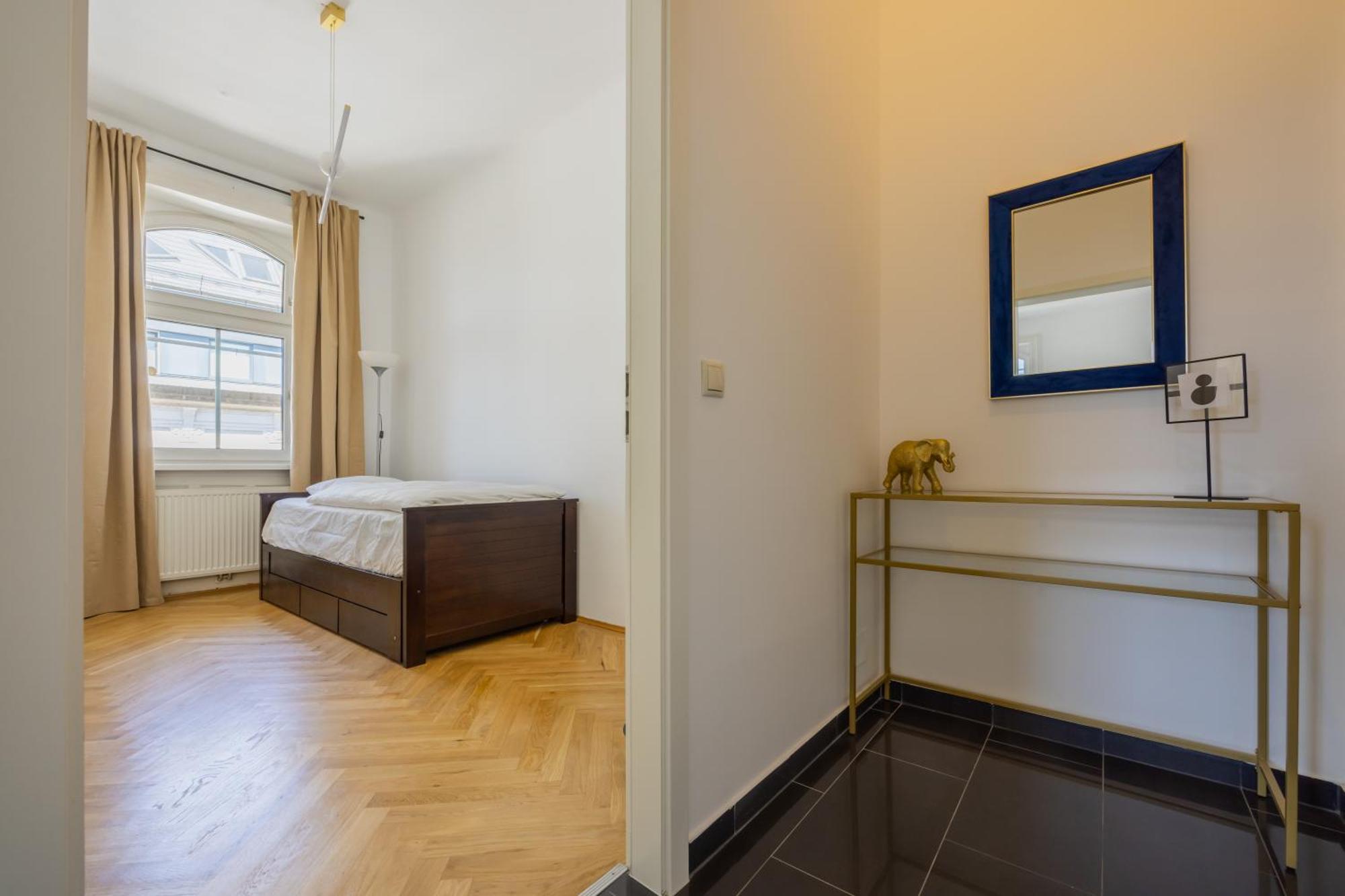 Stylish Apartment: Metro Access, And Center In One Vienna