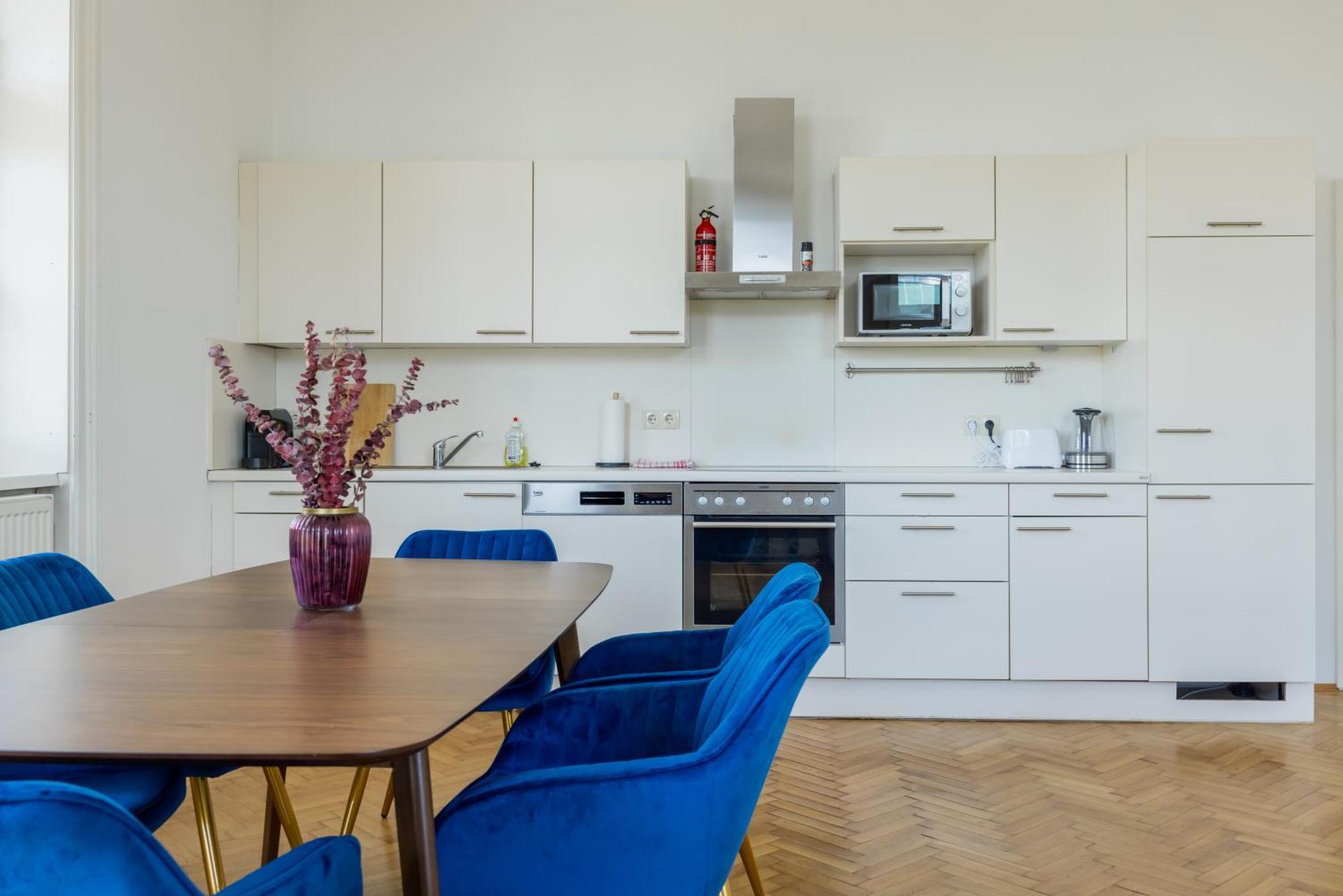 Stylish Apartment: Metro Access, And Center In One Apartment Vienna