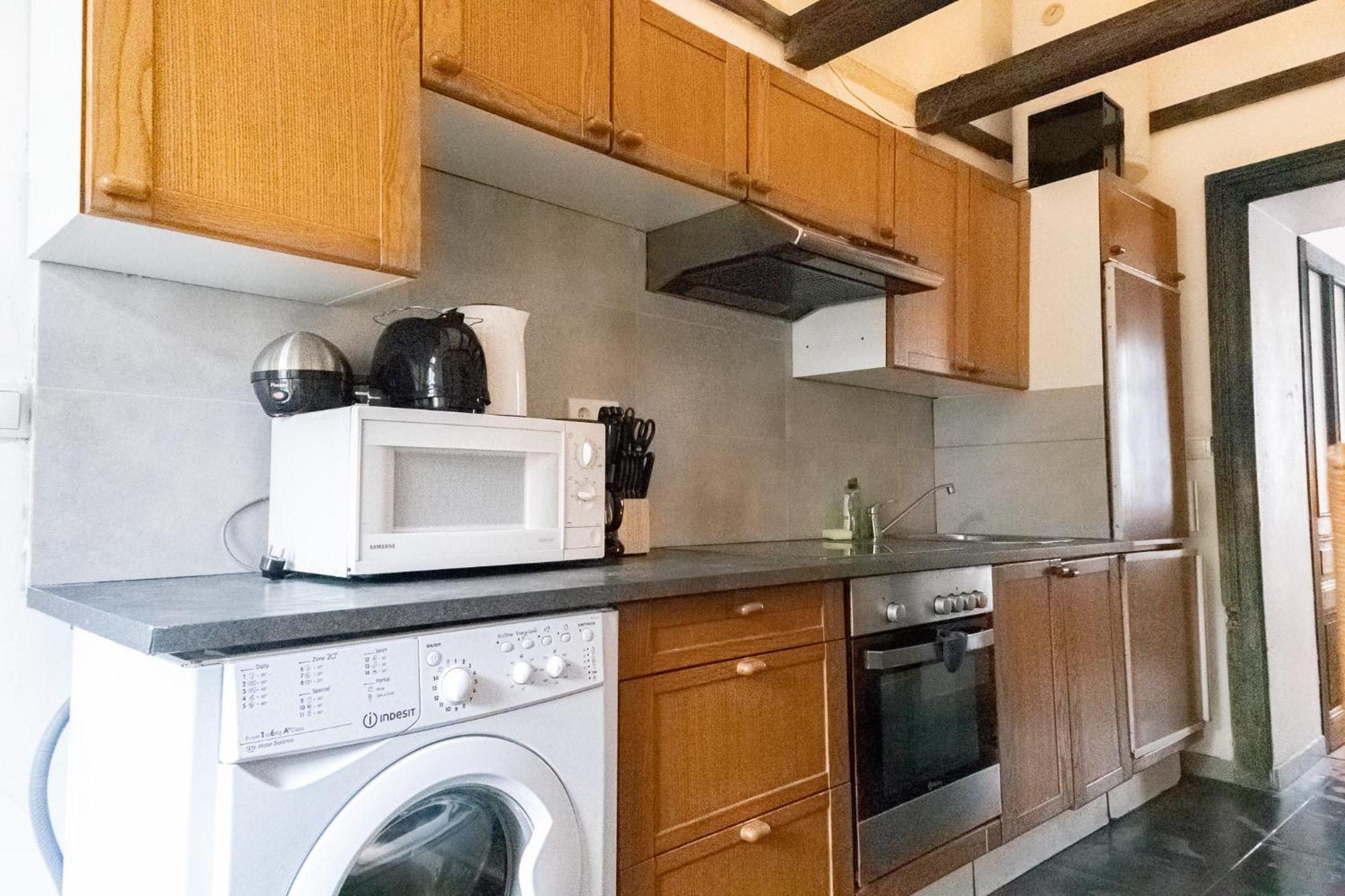 Friendly 2br Apt- Near U6 Station Am Schoepfwerk * Vienna