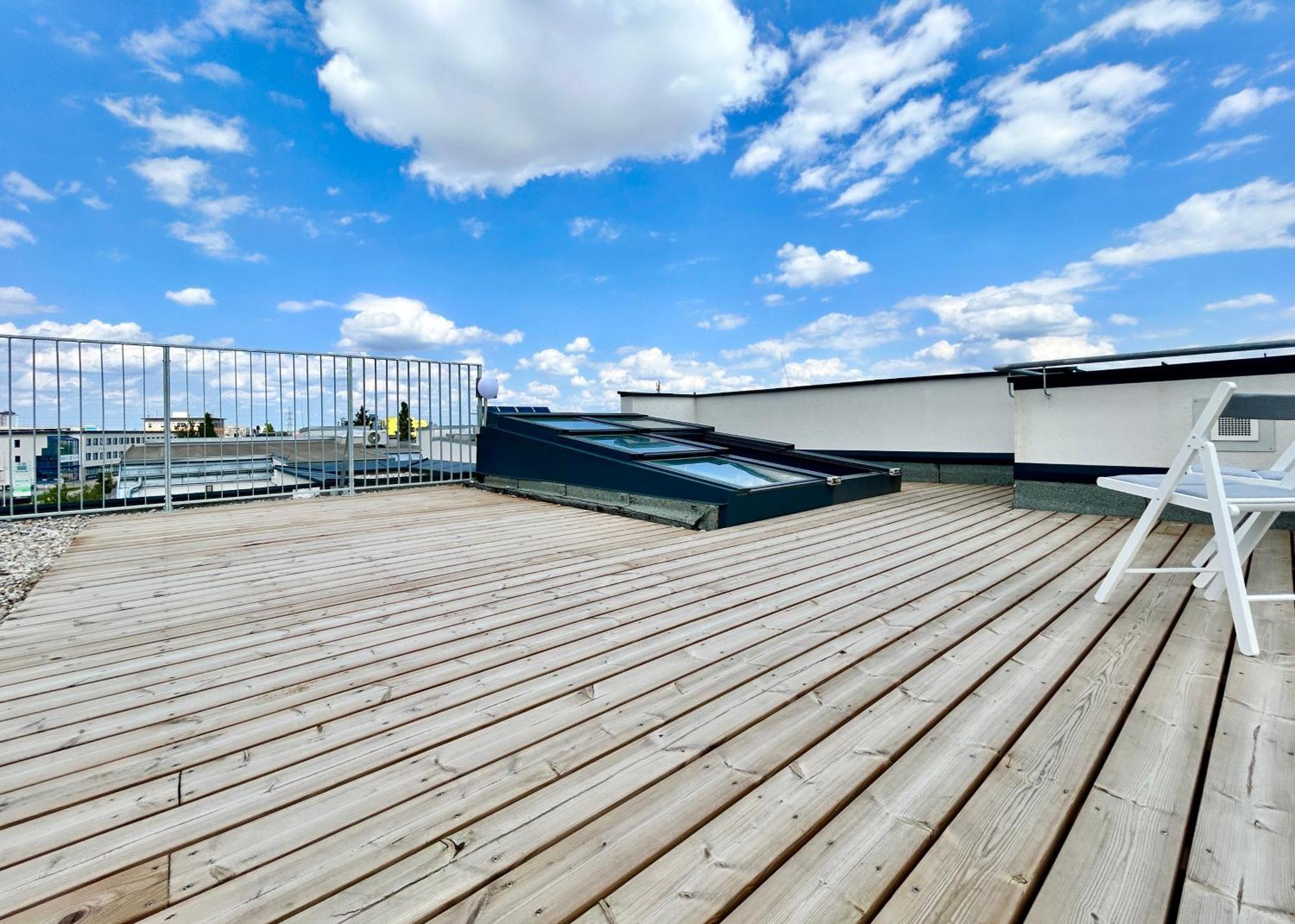 Modern With Balcony & Free Parking - Nearby Metro * Wien