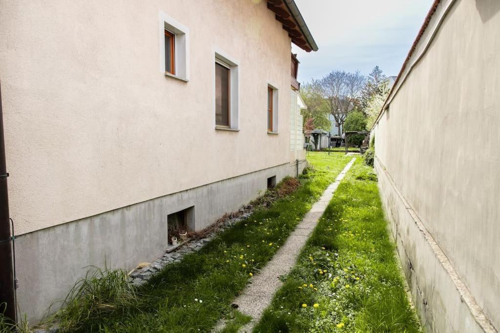 4-bedroom House & Large Garden Casa de férias Viena