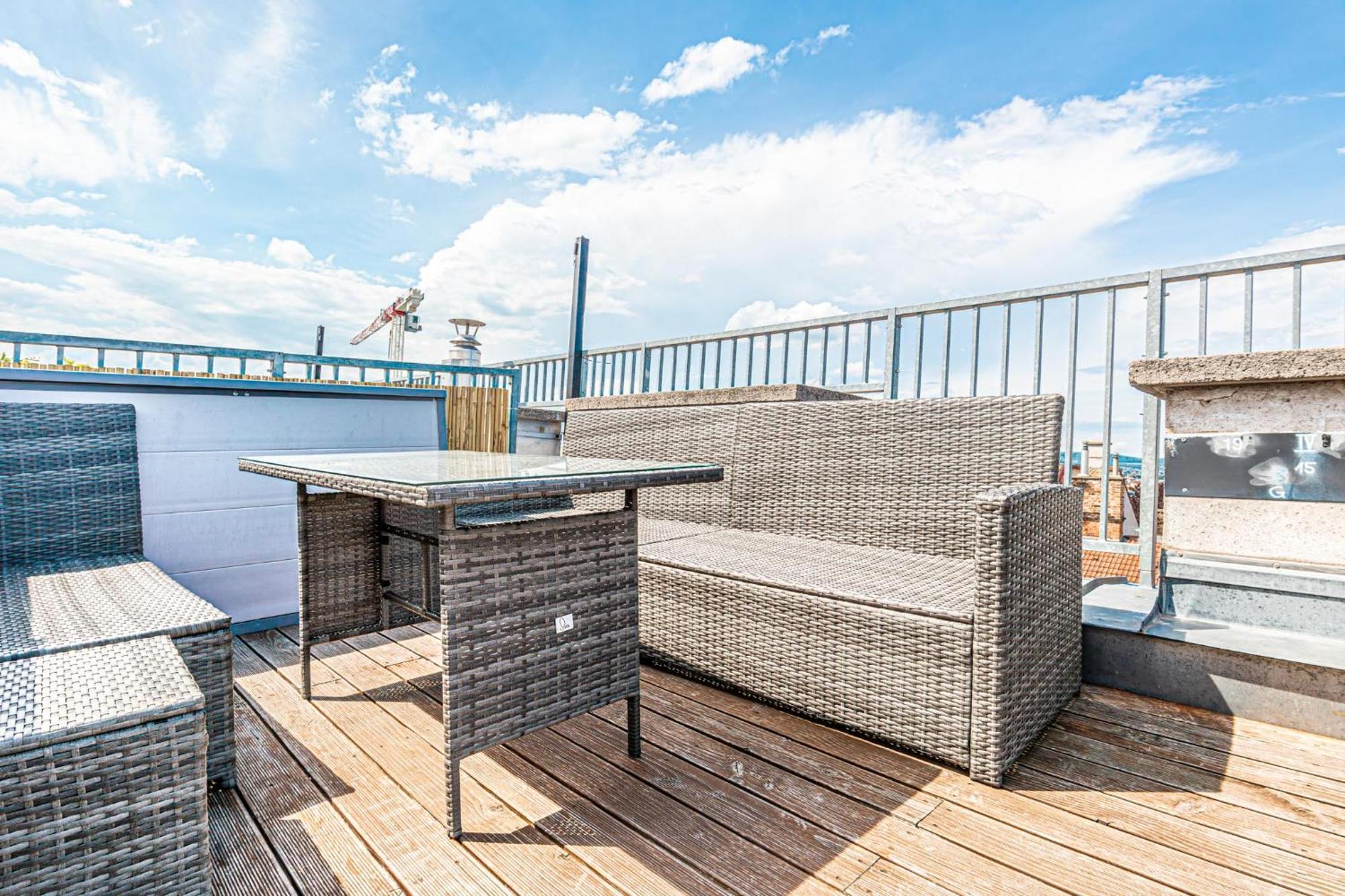 Luxury Penthouse Panorama: Your Retreat *