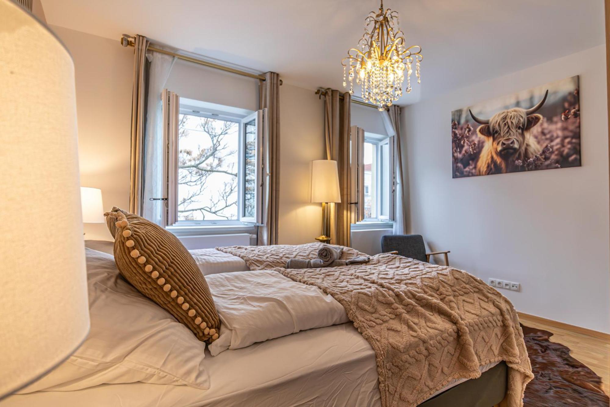 Luxury Penthouse Panorama: Your Retreat