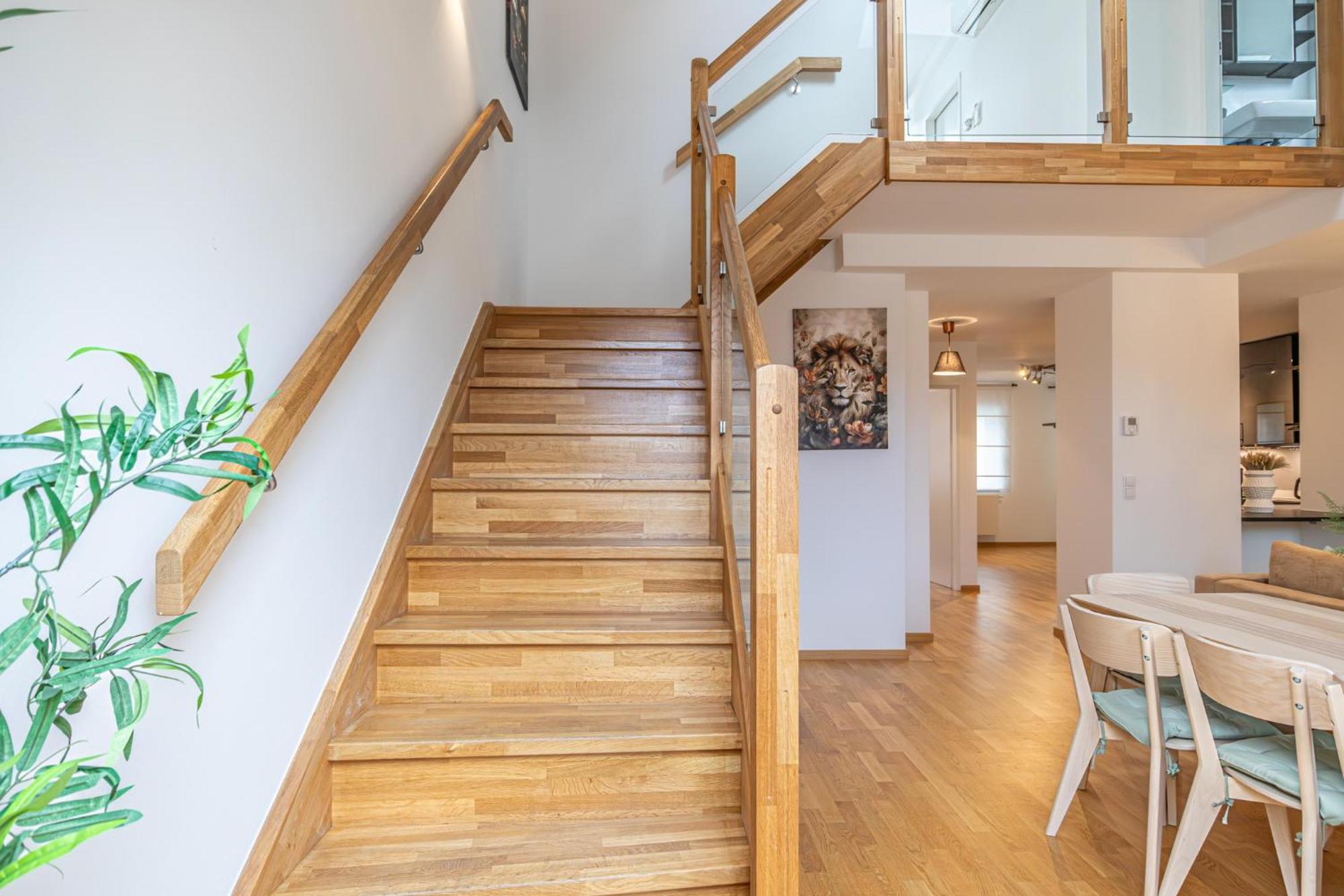 Luxury Penthouse Panorama: Your Retreat Apartamento