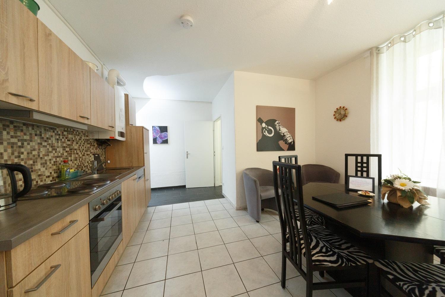 In Near Schoenbrunn & Westbahnhof - Keyless Check-in Apartment *