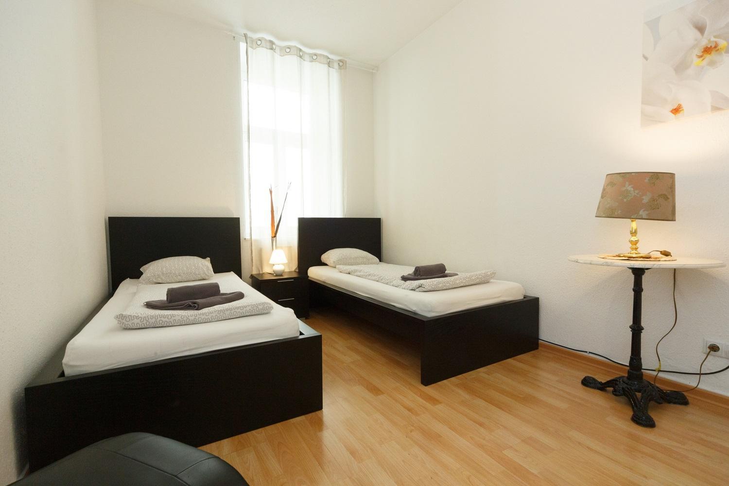 In Near Schoenbrunn & Westbahnhof - Keyless Check-in *