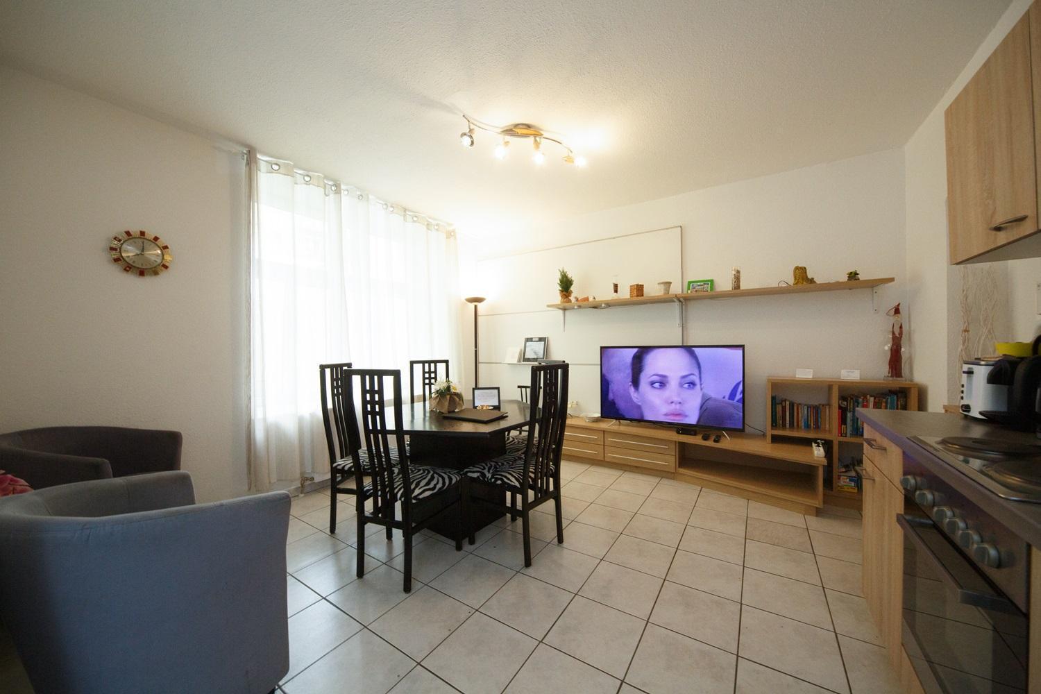 In Near Schoenbrunn & Westbahnhof - Keyless Check-in Apartment *