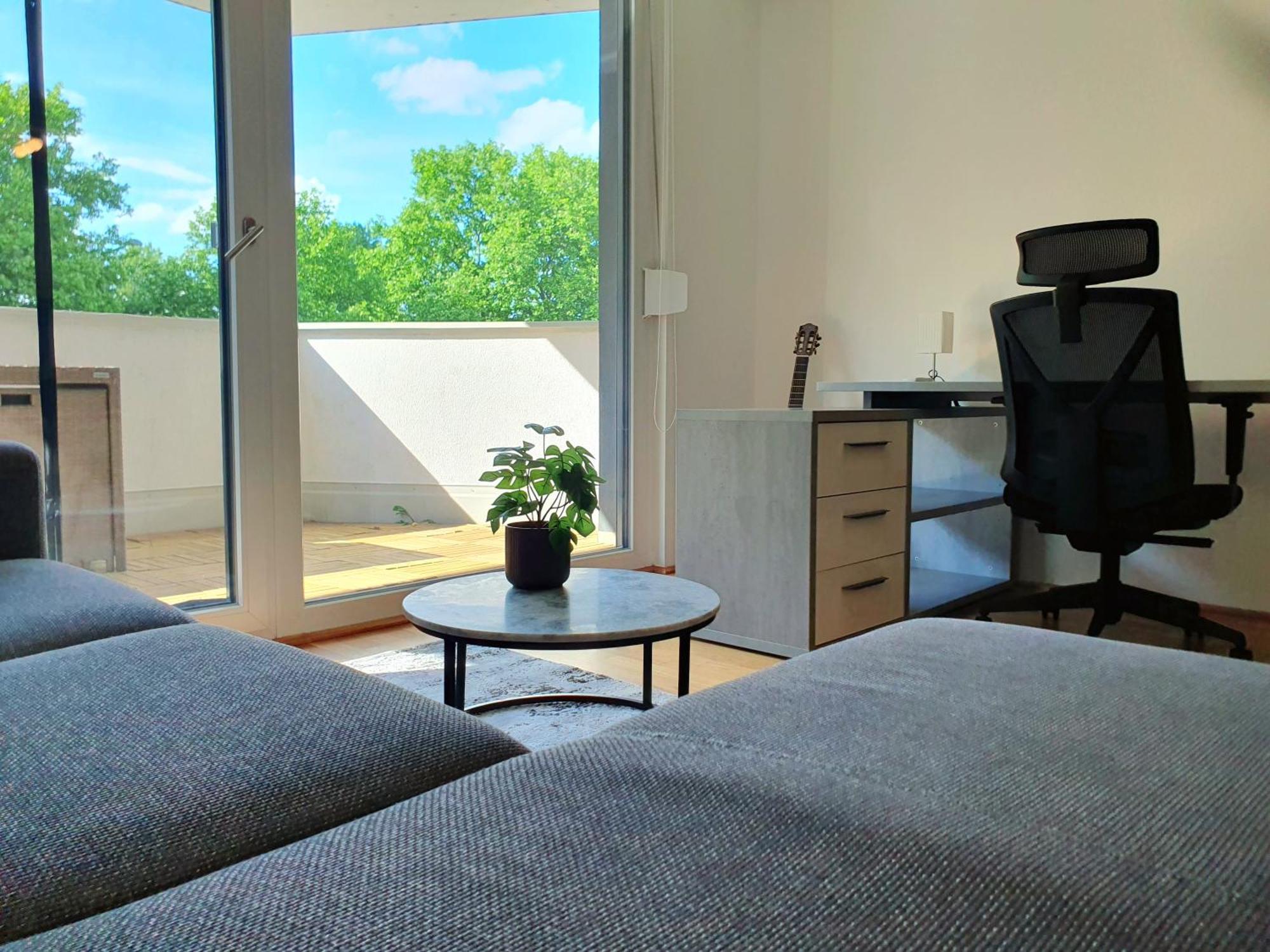 Apartment Near Gorgeous With A Balcony *