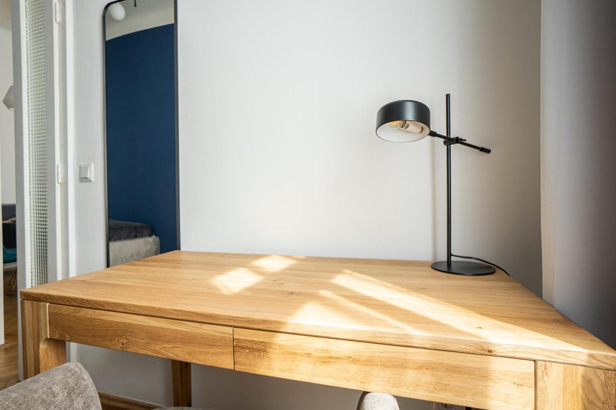 Pet-friendly Modern Near Belvedere Apartment *