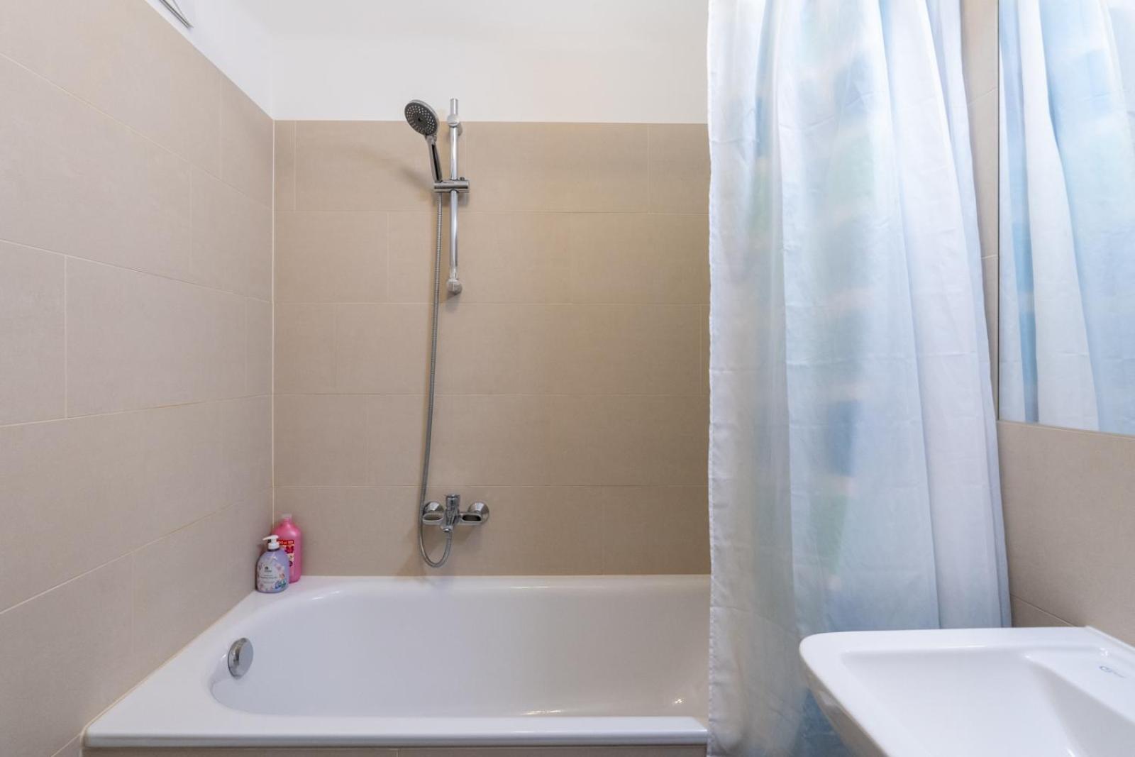 Apartment Near Gorgeous With A Balcony Vienna