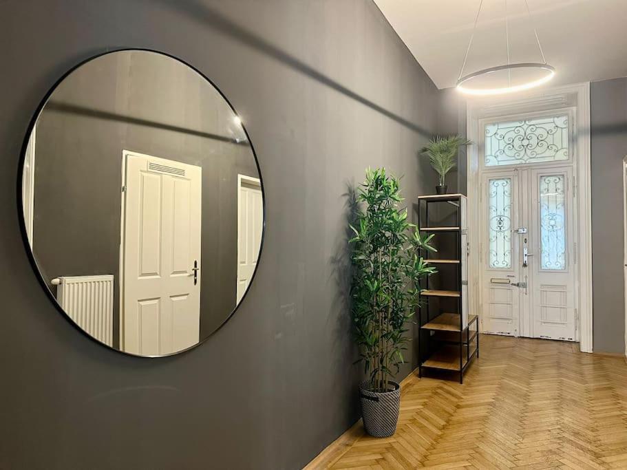 Spacious Living I Luxury Design