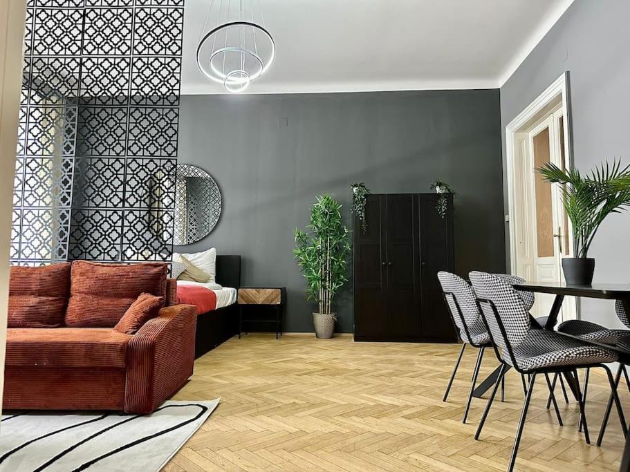 Spacious Living I Luxury Design * Viena