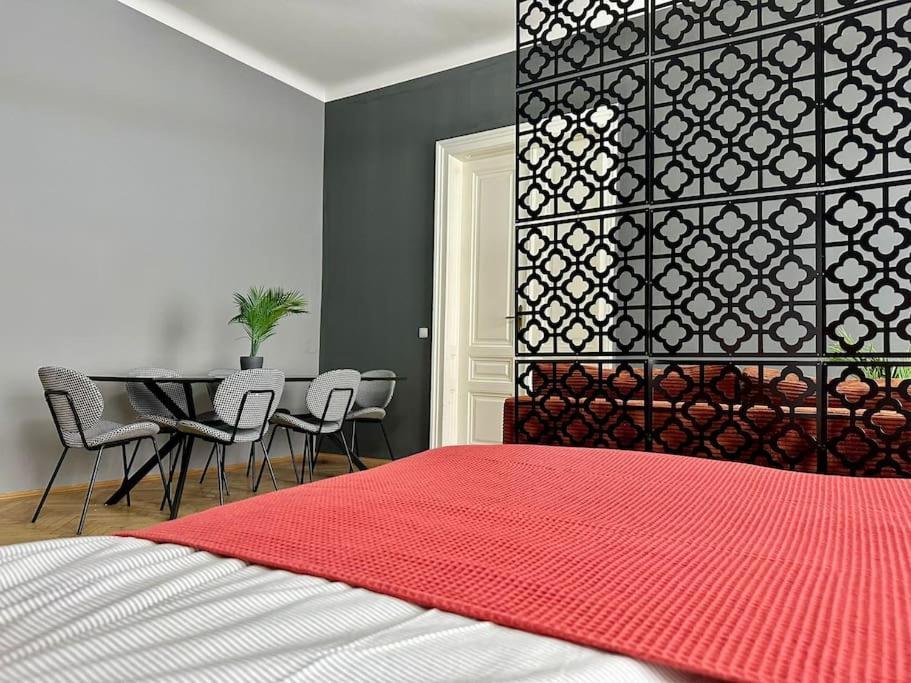 Spacious Living I Luxury Design Apartamento