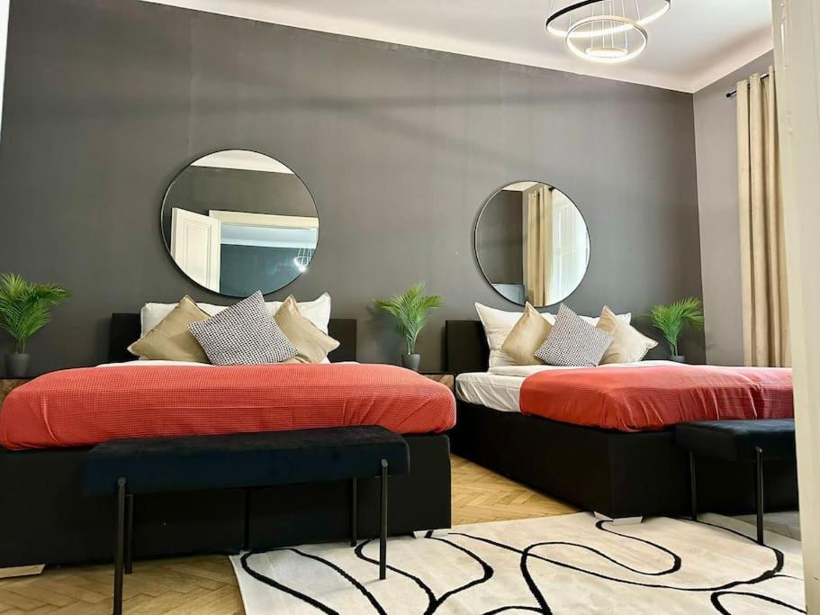 Spacious Living I Luxury Design *