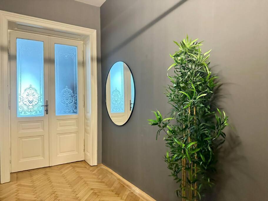 Spacious Living I Luxury Design Apartamento