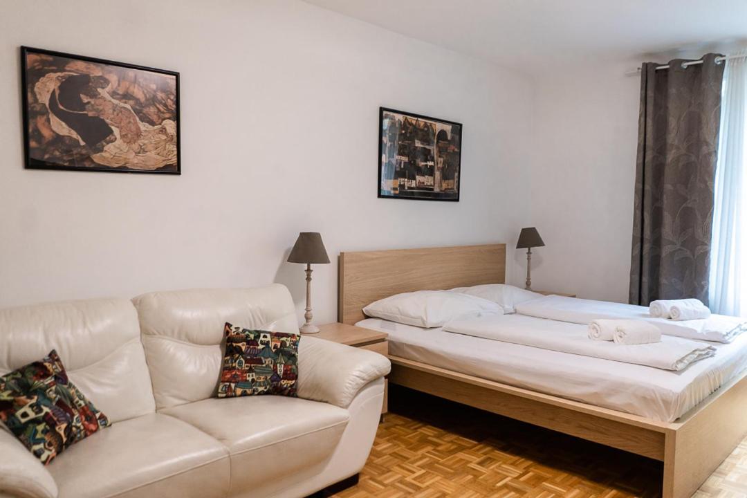Apartment Living - Stephansdom *