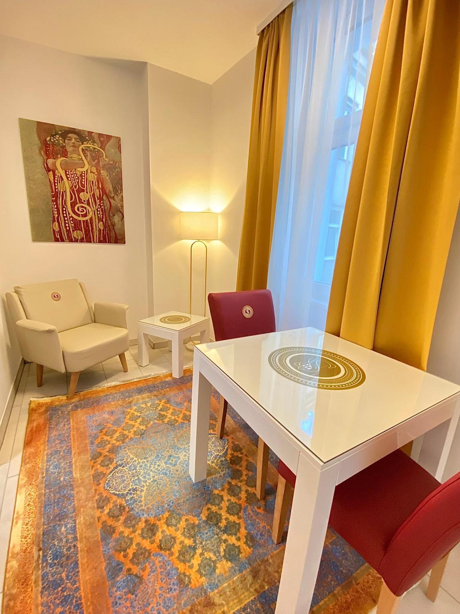Steiner Residences Reumannplatz *