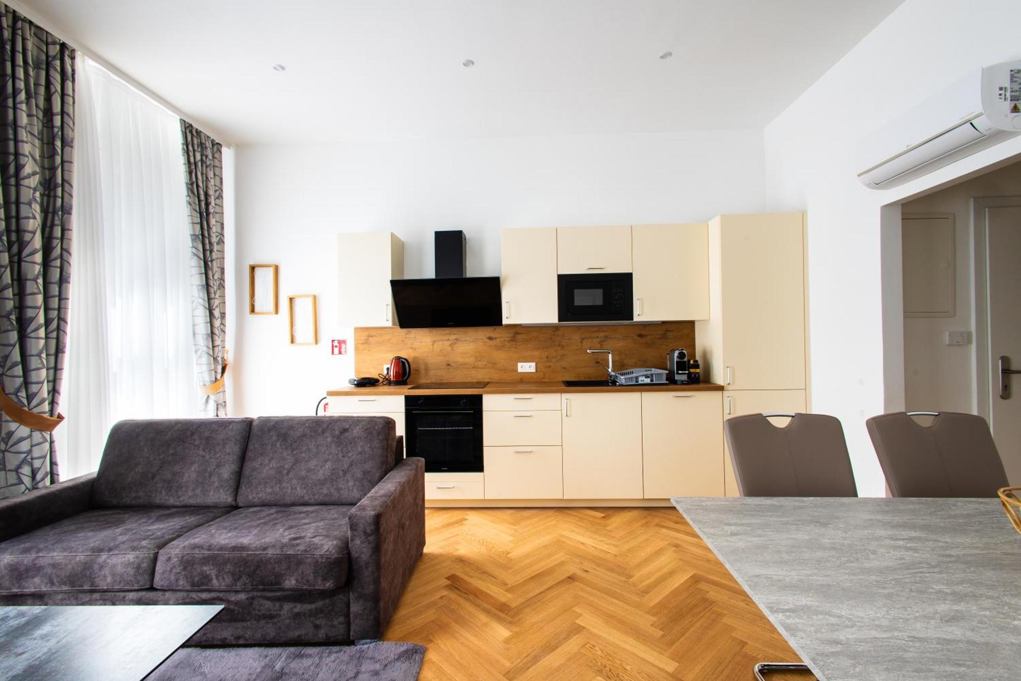 Royal Residences Apartment *