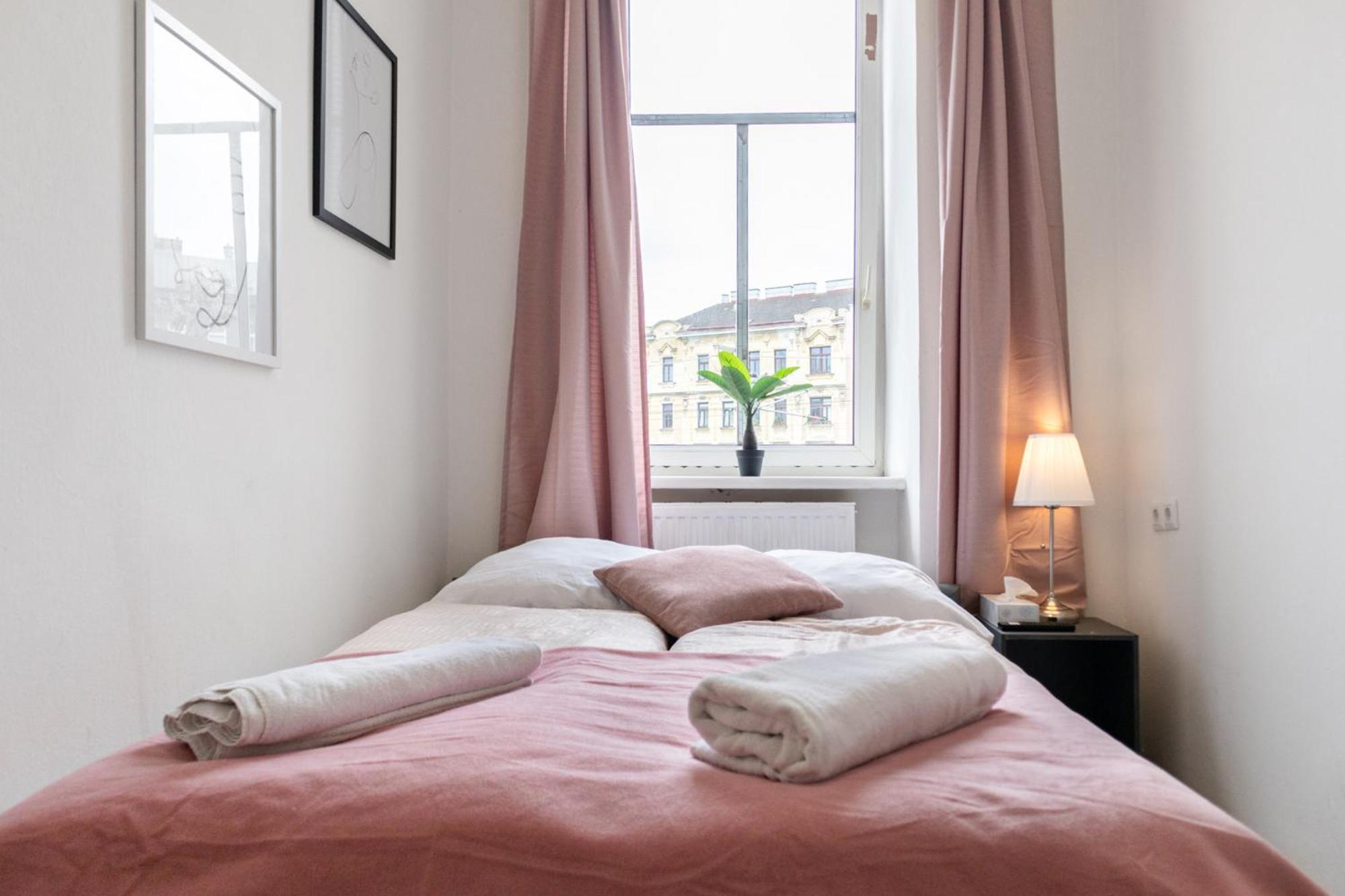 Massive 6br Shared At Millenium For Big Groups Apartment Vienna