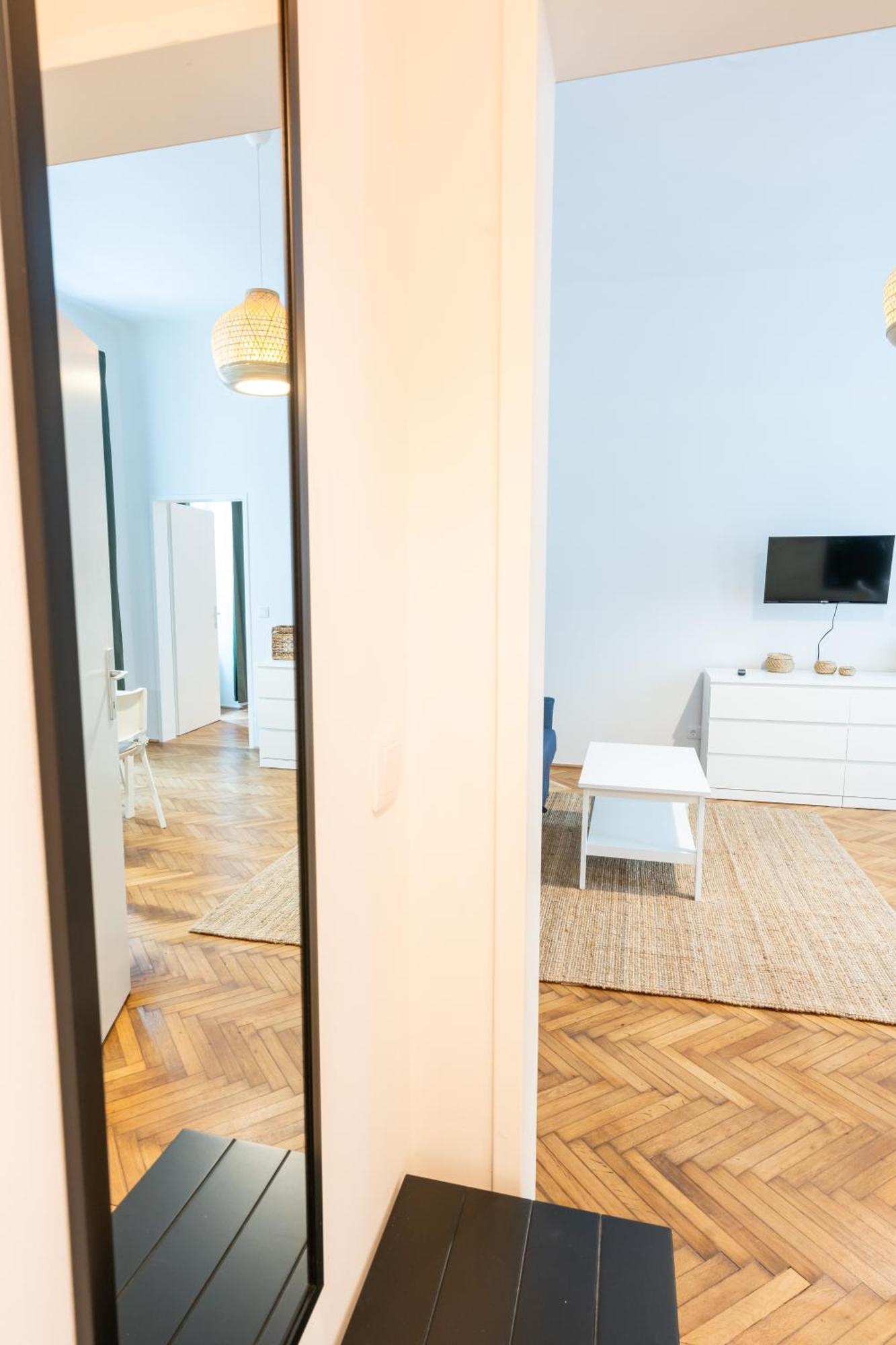 1020 Apartment