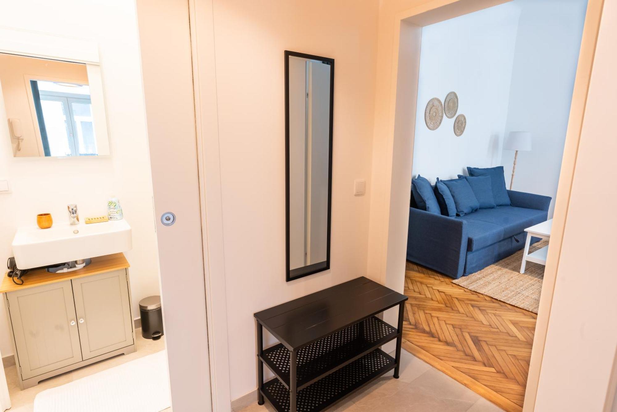 1020 Apartment *
