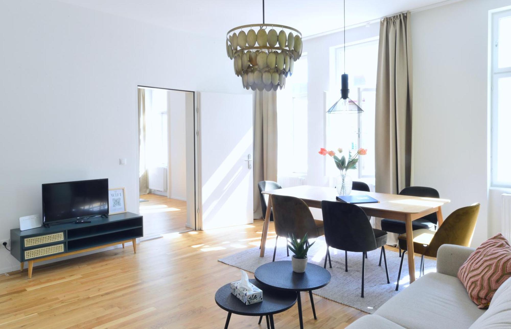 The 77 Erna Apartment *