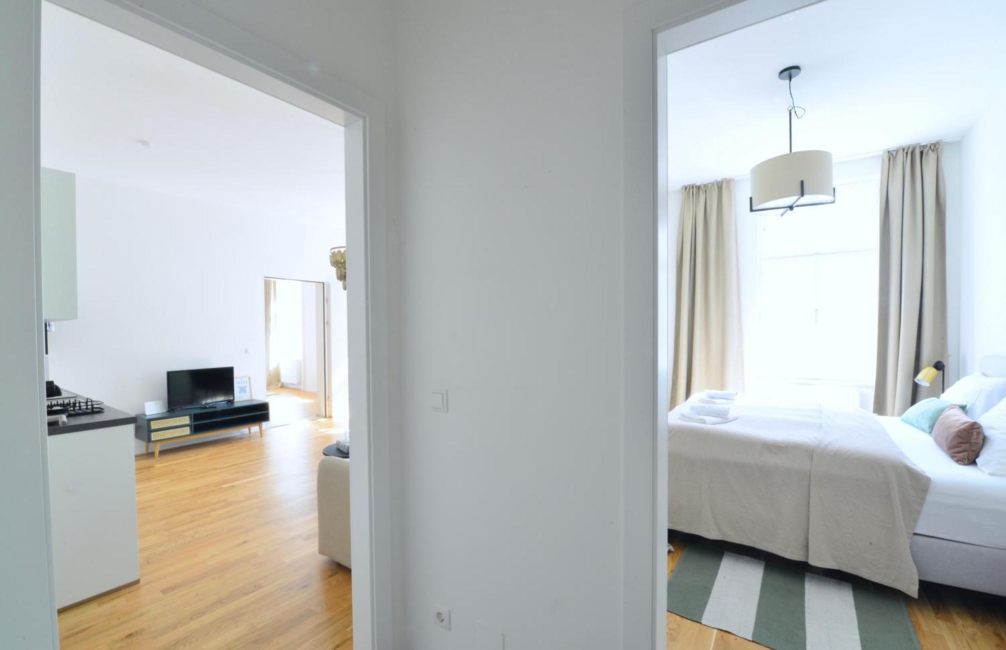 The 77 Erna Apartment