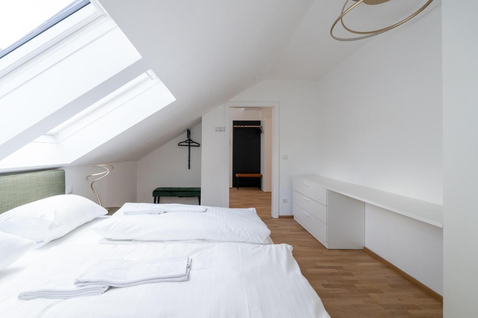 Luxurious 70 M2 With Balcony & Air Conditioning Apartment Vienna