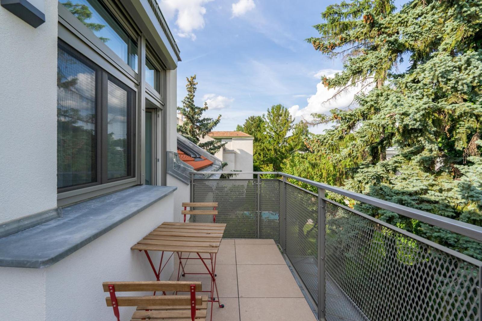 Luxurious 70 M2 With Balcony & Air Conditioning Apartment *