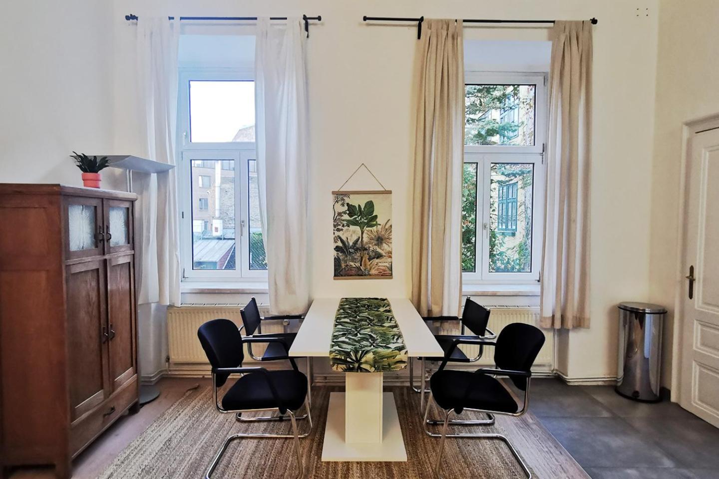 Palm Apartment