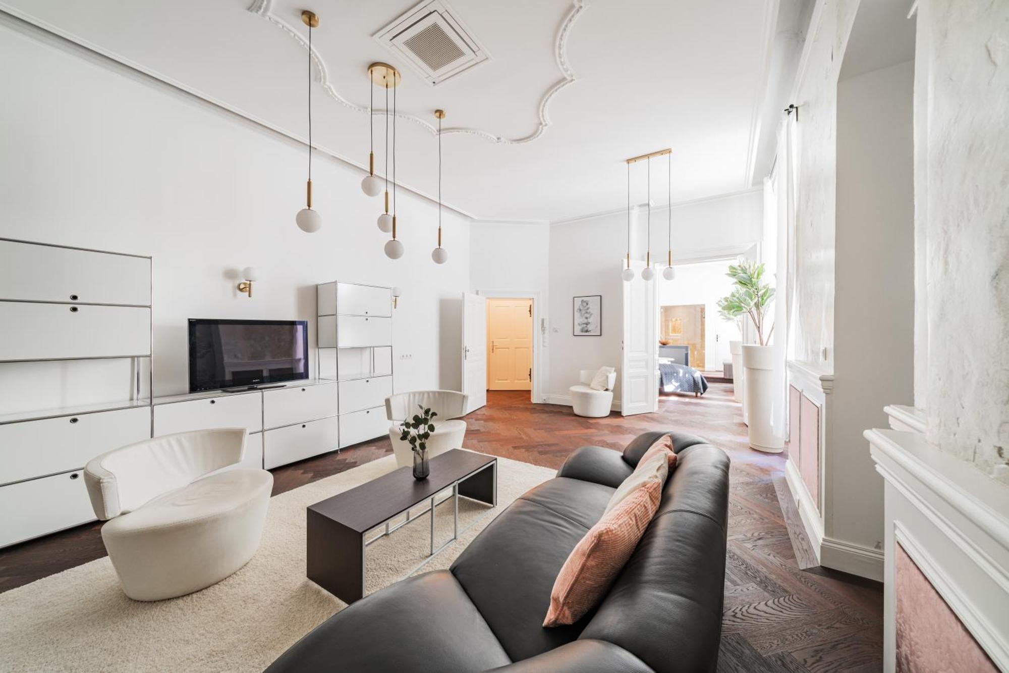 Luxury In Best Location *