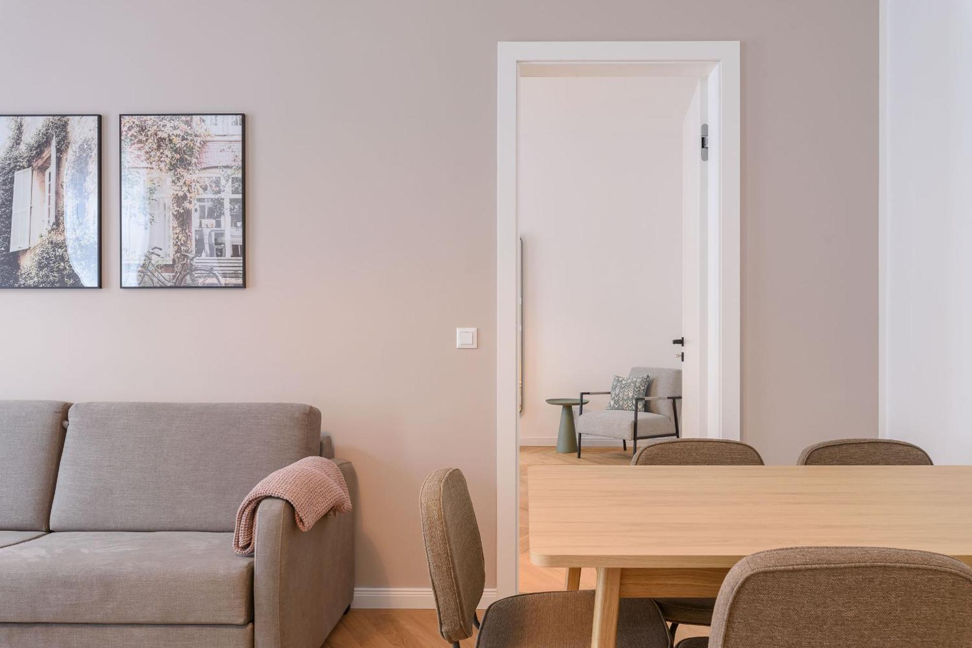 Limehome Karajangasse
