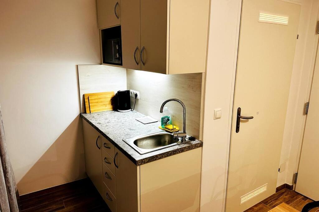 Ajo Vetmed - Contactless Check-in Vienna