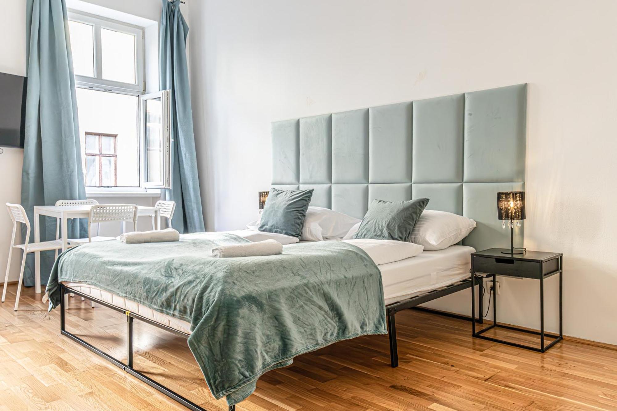 Apartment Bright 1br 10 Min From Heart Of *