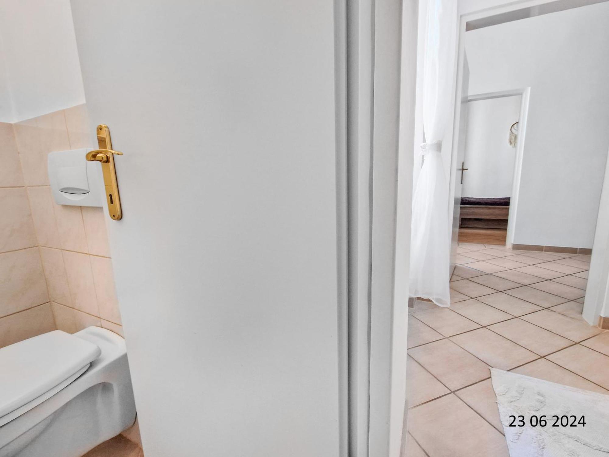 Elegant Three-bedroom Apartment Vienna