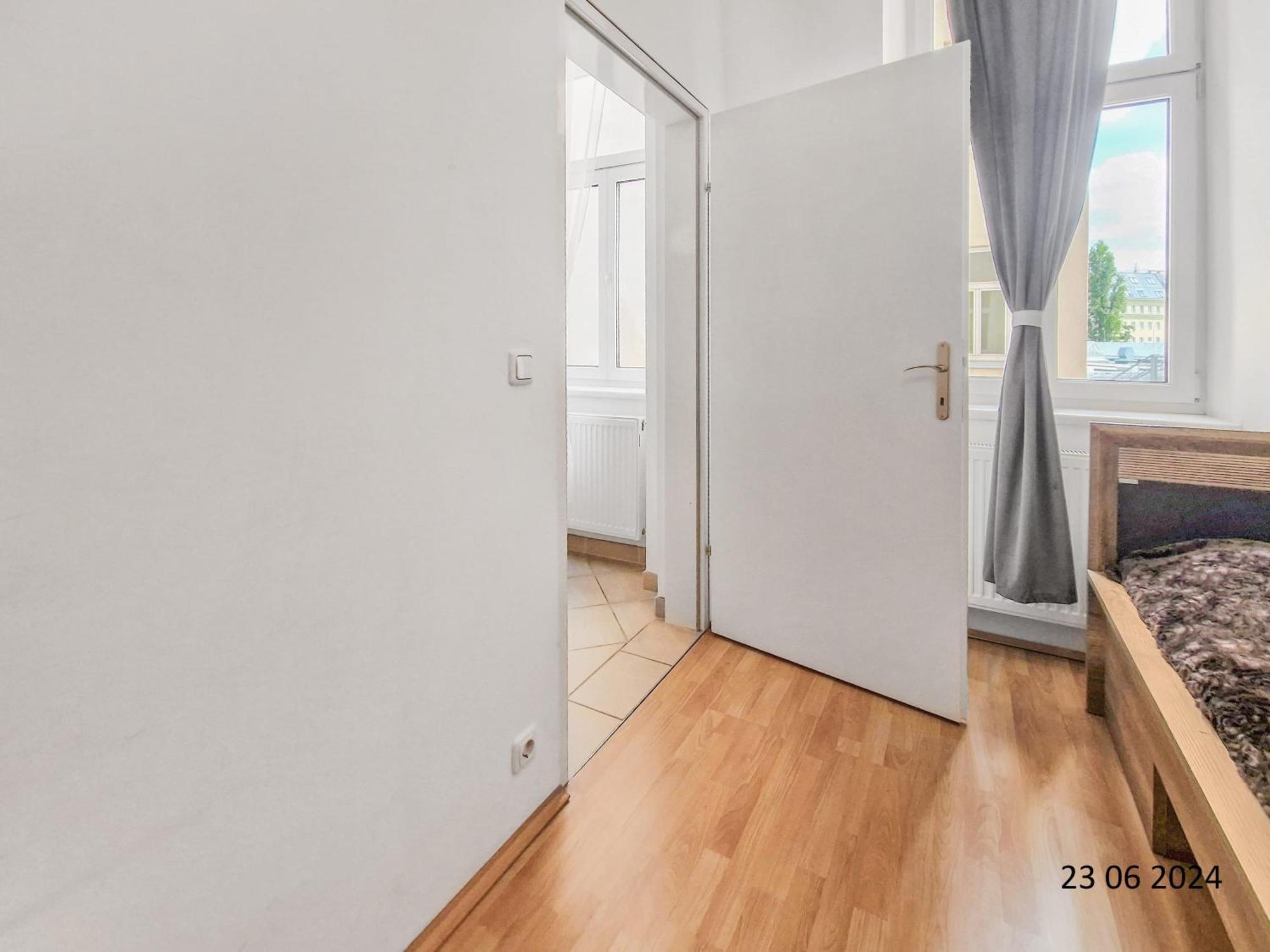 Apartment Elegant Three-bedroom