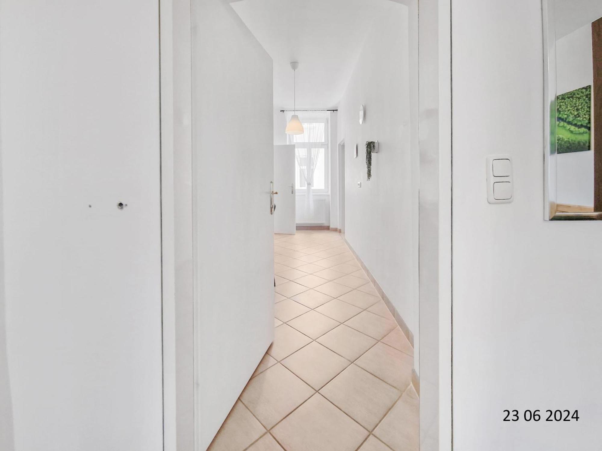 Apartment Elegant Three-bedroom *