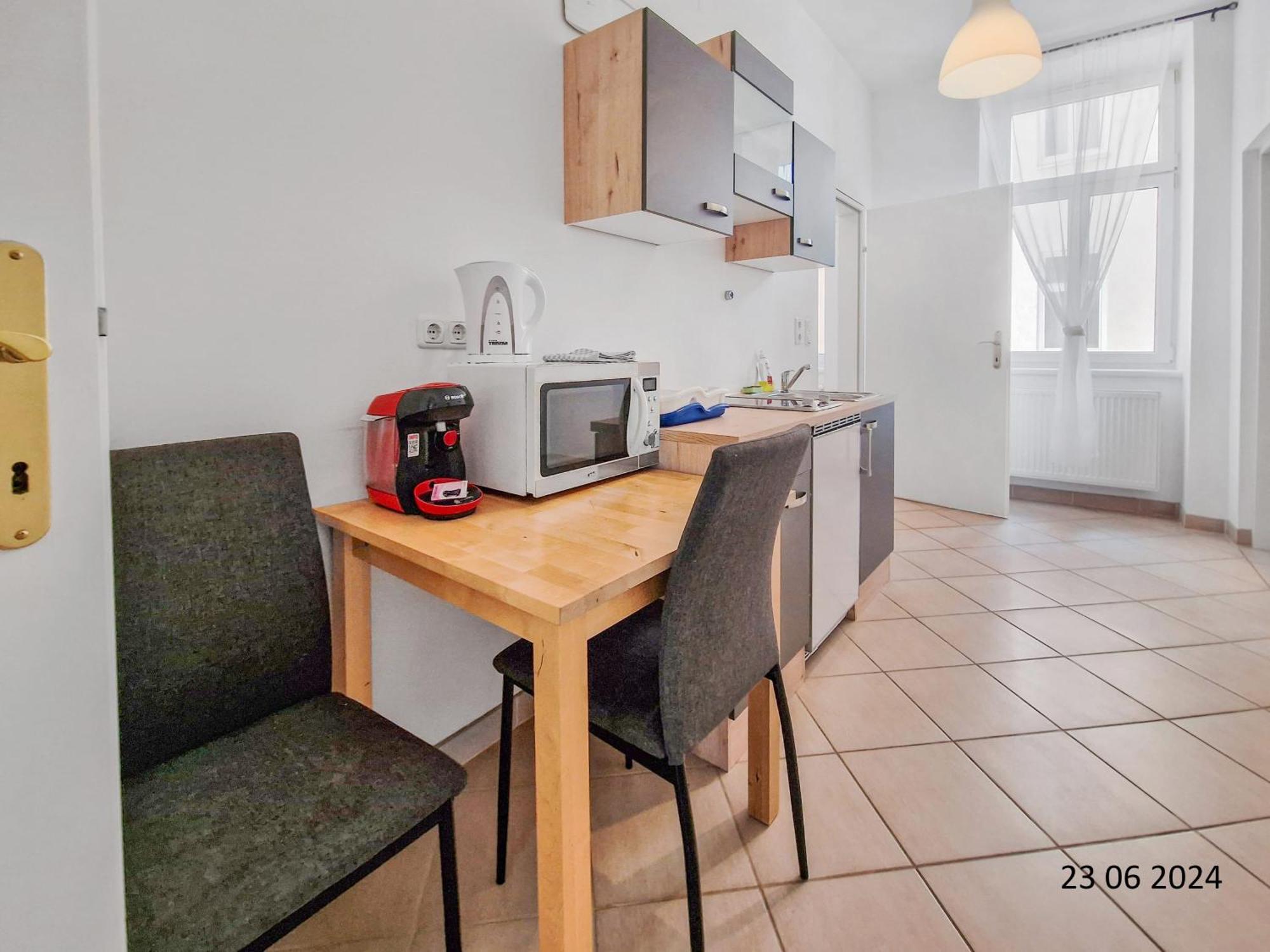 Elegant Three-bedroom Apartment Vienna