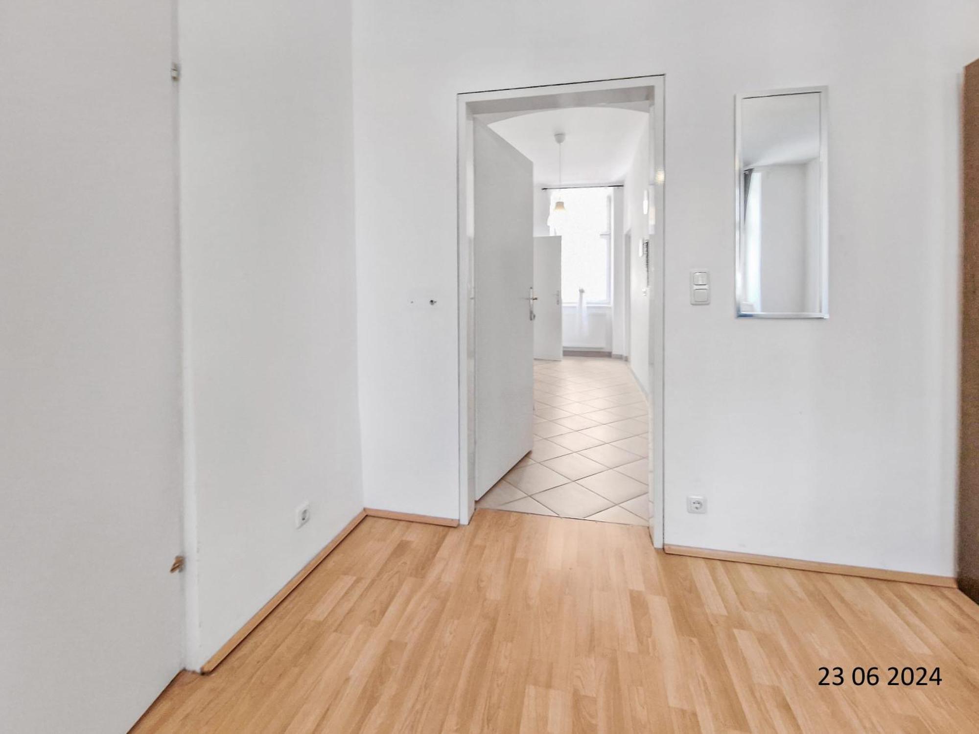 Elegant Three-bedroom *