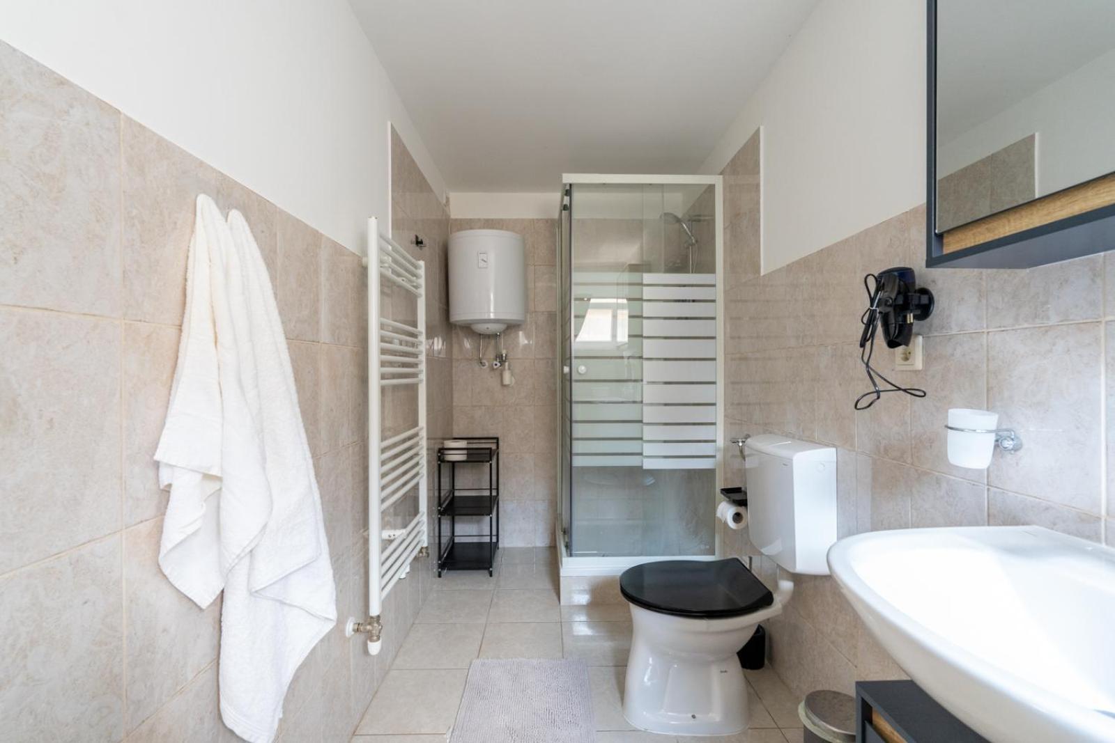 Apartment Wiener Juwel Zwischen Flughafen Und Stadtleben *