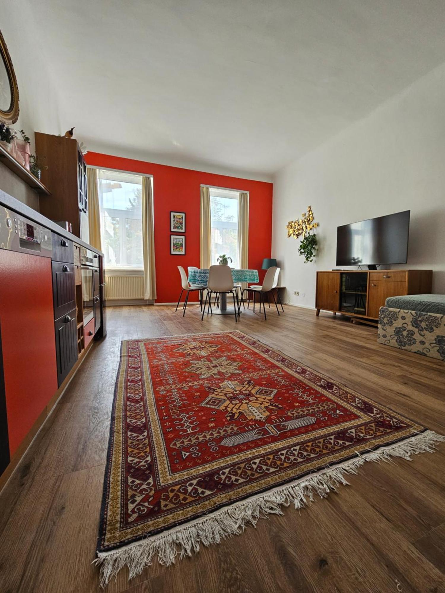 Palm Apartment *