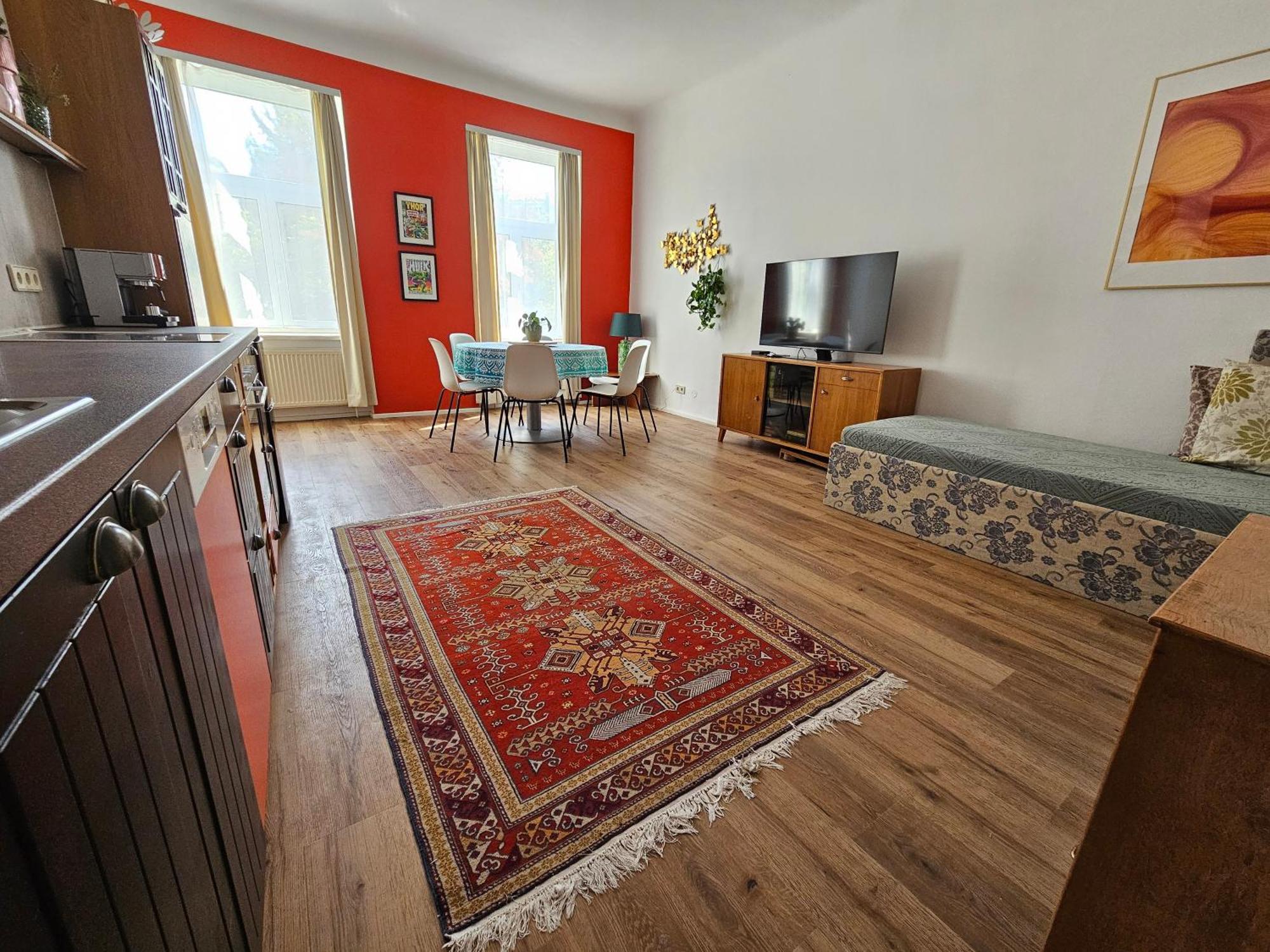 Palm Apartment