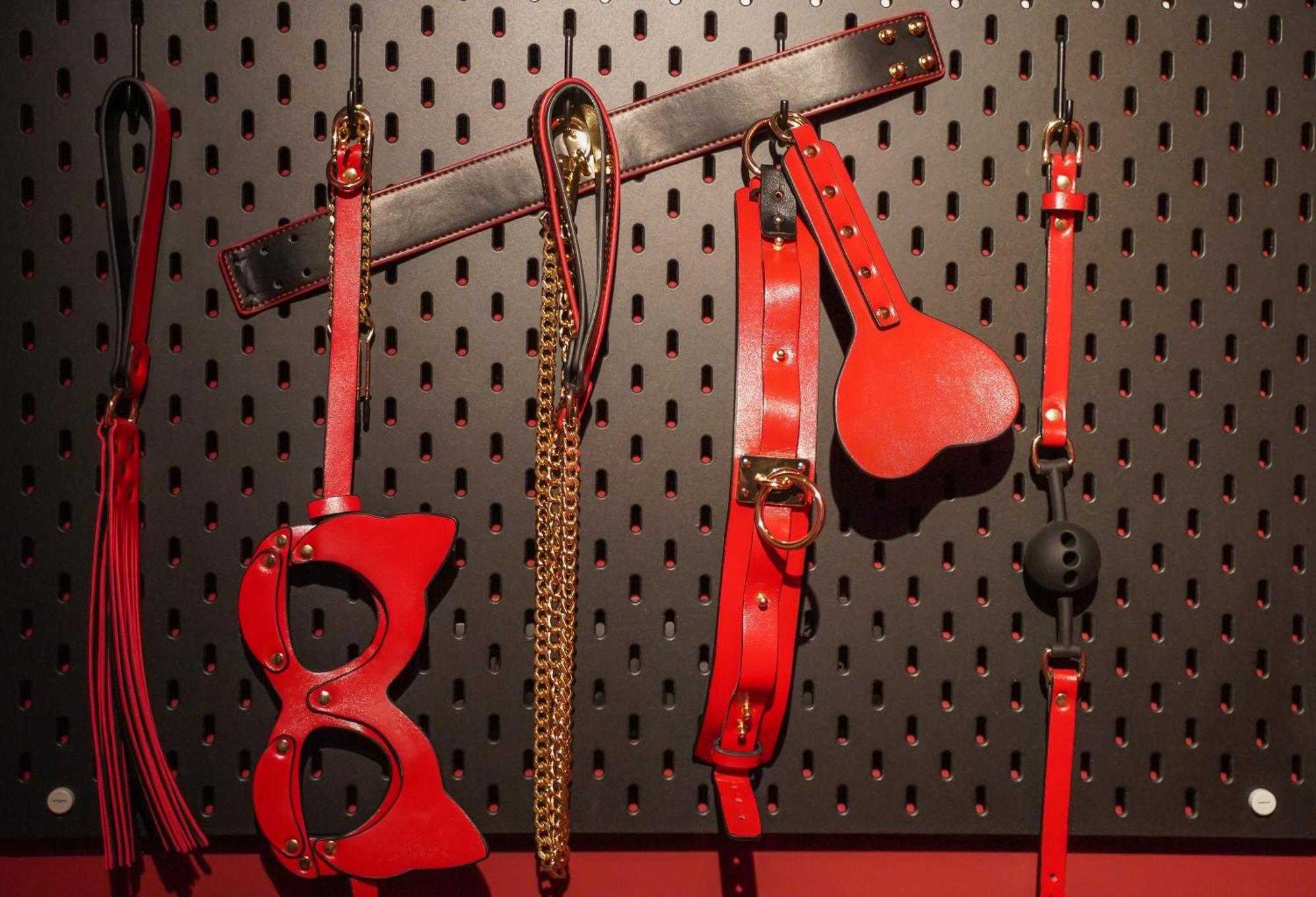 Shades Of Red Viena