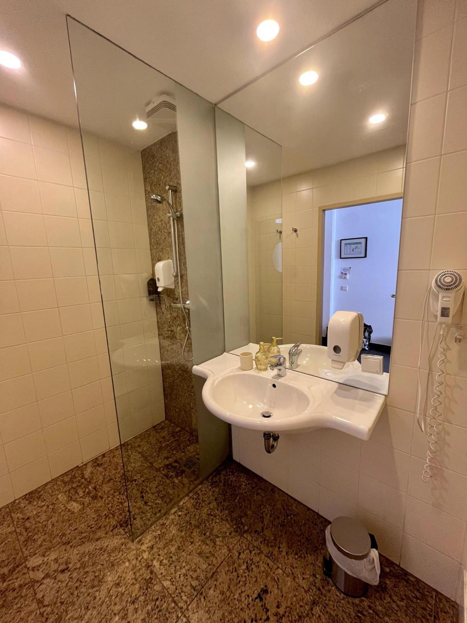 4youhomes - Cosy & In Station District Apartment