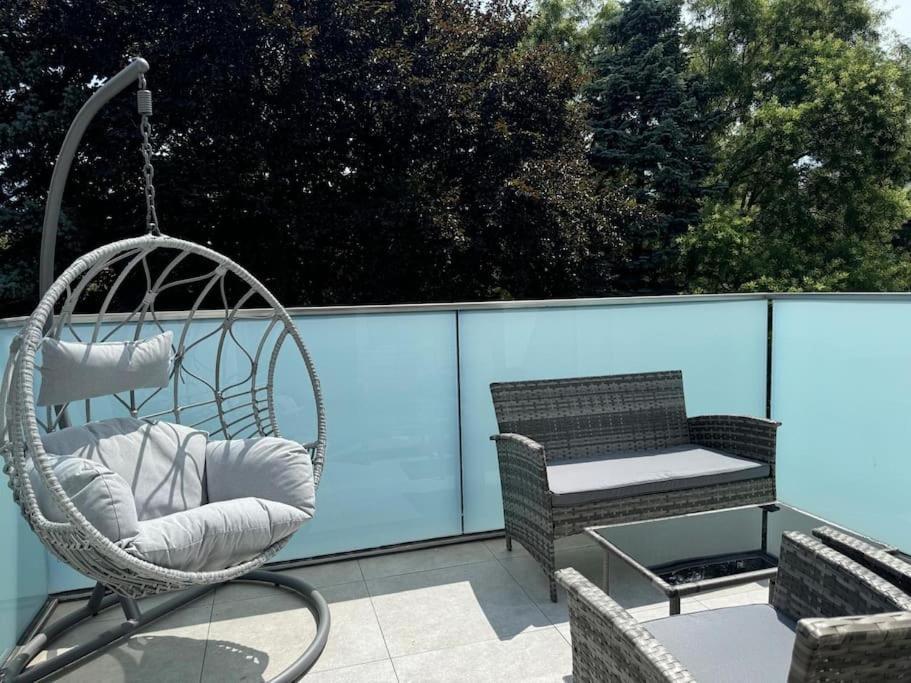 Apartment Rooftop With Balcony & Free Parking